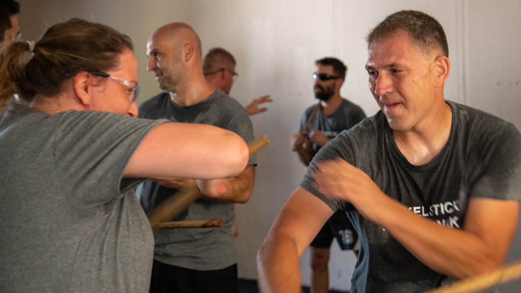 Eskrima idősebb korban: miért nem késő elkezdeni?